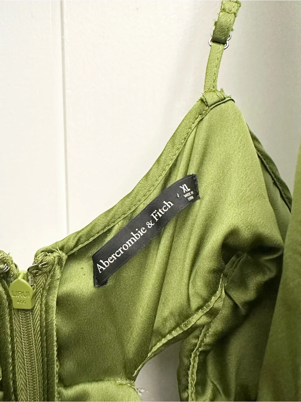 A&F Giselle Satin Pleated Cutout Maxi Dress In Green Size XL